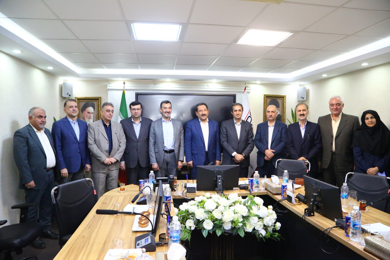 آئین معارفه دکتر سمیعی نژاد به عنوان معاون وزیر و رئیس هیات عامل ایمیدرو با حضور اتابک وزیر صمت 1404.07.14