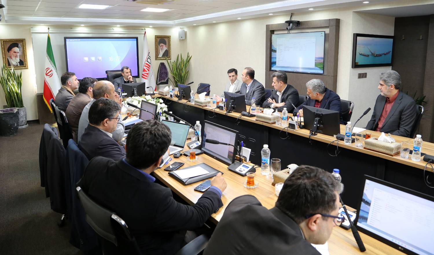 Samiei-Nejad emphasizes completing the country's graphite electrode production chain