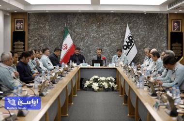 نشست مسعود سمیعی&zwnj;نژاد، معاون وزیر و رئیس هیأت عامل ایمیدرو با سعید زرندی مدیرعامل و معاونان و مدیران گروه فولاد مبارکه 1405.03.29